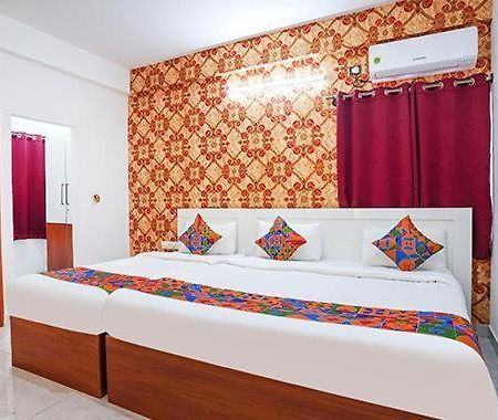 Hotel Royal Platinum Бангалор Экстерьер фото